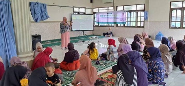 Layanan Kesehatan Cuma-Cuma (LKC) Dompet Dhuafa Aceh adakan kelas edukasi kanker serviks dan kanker payudara di Kawasan Sehat Binaan, Desa Miruek Lamreudeup, Baitussalam, Aceh Besar, pada Selasa (12/12). Kegiatan ini diikuti oleh 48 jiwa warga setempat