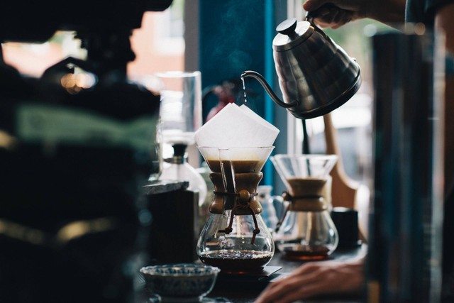 Cafe Rooftop Rawamangun, Bukan Tempat Sebenarnya. Sumber Unsplash Karl Fredrickson