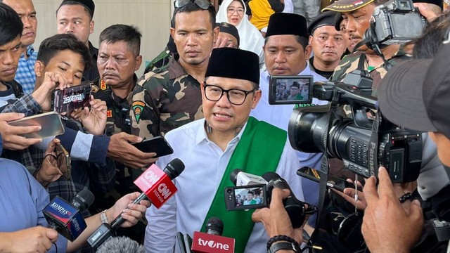 Cawapres nomor urut 1 Muhaimin Iskandar alias Cak Imin saat kampanye di Jawa Tengah, Sabtu (23/12/2023). Foto: Haya Syahira/kumparan