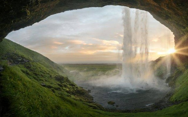 Ilustrasi Air Terjun Aling-aling (Foto hanya ilustrasi, bukan tempat sebenarnya) Sumber: unsplash.com/ Joshua Sortino