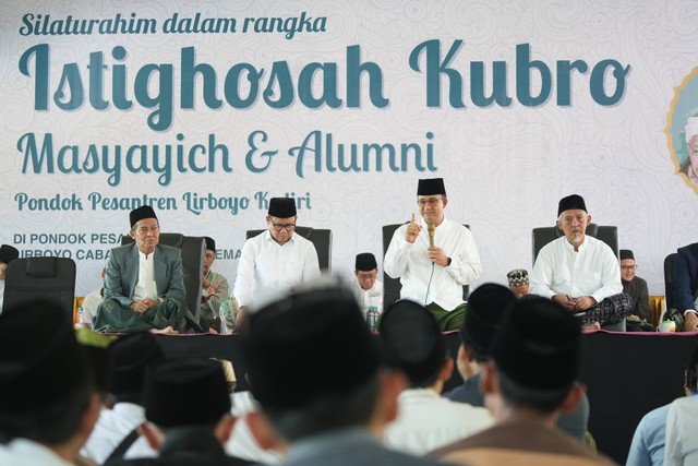 Pondok Pesantren Lirboyo Cabang ke-20 Semarang, Jawa Tengah, mendeklarasikan dukungan kepada pasangan Anies Baswedan-Muhaimin Iskandar (AMIN), pada Minggu (24/12/2023). Foto: Dok. Istimewa