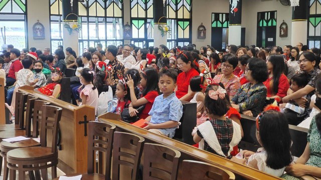 Suasana perayaan natal di Gereja Nandan, Senin (25/12/2023). Foto: Sandra/Tugu Jogja