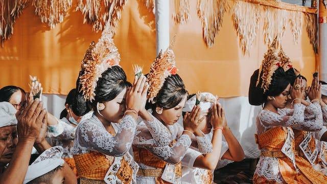 Perbedaan antara Bhuana Alit dan Bhuana Agung. Sumber: pexels.com