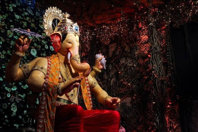 Ilustrasi Upaya-Upaya Melestarikan Peninggalan Sejarah Kerajaan Hindu di Indonesia. Foto: dok. Unsplash/Hrutvikraj Mandekar