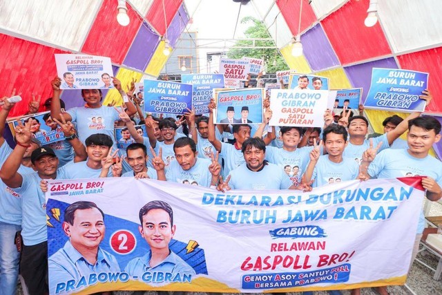 Acara deklrasi 'Buruh Jawa Barat Gabung Gaspoll Bro Dukung Prabowo-Gibran' di Karawang, Minggu (24/12/2023). Foto: Dok. Istimewa