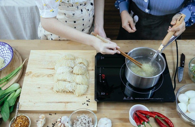 ilustrasi teknik boiling dalam memasak (Pexels)