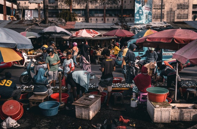 Ilustrasi Pasar Klitikan Solo. Foto: Unsplash/The Ian