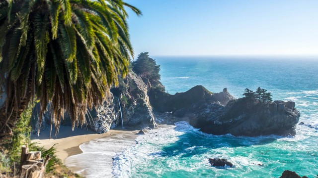 Pantai paling bagus di Jogja. Foto hanya ilustrasi, bukan gambar sebenarnya. Sumber: Unsplash/ Chor Tsang.