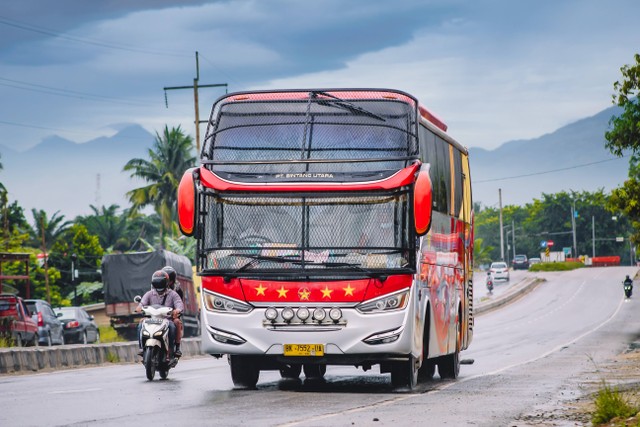Bus Bandung Jogja, foto hanya ilustrasi, bukan tempat sebenarnya: Unsplash/Jalal Kelink