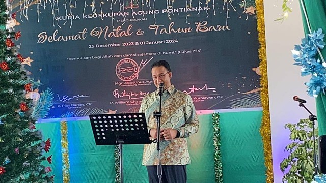 Capres nomor urut 1, Anies Baswedan silaturahmi ke Wisma Uskup Agung Pontianak, Kalimantan Barat, Selasa (26/12/2023). Foto: Fadlan Nuril Fahmi/kumparan