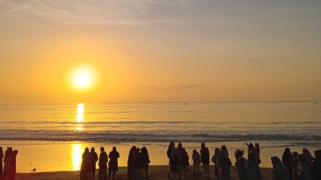 sumber : dokumentasi pribadi (pantai pangandaran)