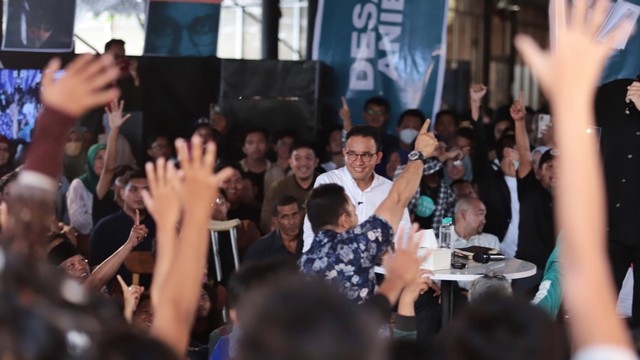 Capres Anies Baswedan dalam acara Desak Anies di Aming Coffee Podomoro, Pontianak, Kalimantan Barat, Selasa (26/12/2023). Foto: Dok. Istimewa