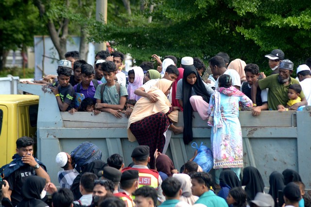 Mahfud Md Tempatkan Pengungsi Rohingya Yang Diusir Mahasiswa Aceh Ke Gedung Pmi