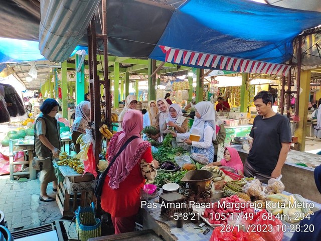 Kondisi Pasar Tradisional di Metro. Foto : Dok. Pribadi