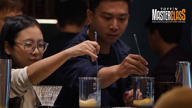 Perusahaan mesin dan bahan kopi, Toffin Indonesia mengadakan masterclass untuk profesi dan pelaku bisnis kuliner Foto: Toffin