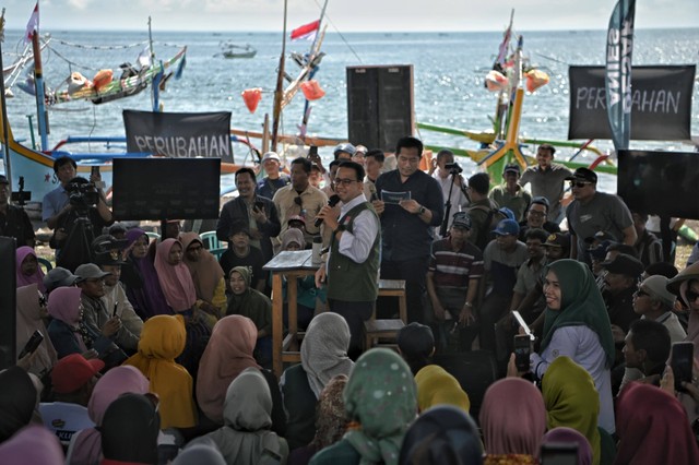 Capres nomor urut 01 Anies Baswedan menghadiri event Desak Anies di Pantai Blimbingsari, Banyuwangi, Jawa Timur, Kamis (28/12/2023). Foto: Dok. Istimewa
