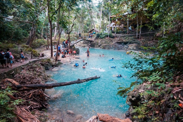 Pemandian Clereng. Foto hanya ilustrasi, bukan tempat sebenarnya. Sumber: https://unsplash.com/