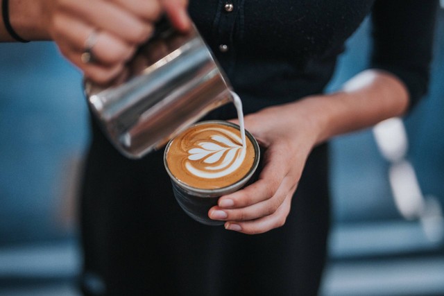 Jimmy Beach Cafe, Foto Hanya Ilustrasi, Bukan Tempat Sebenarnya. Sumber Unsplash Tyler Nix