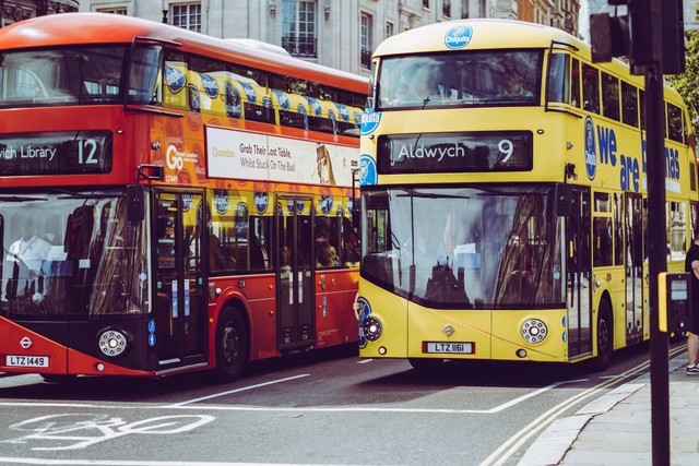 Ilustrasi Rute Bus Tingkat Gratis Jakarta. Foto: Unsplash/Yomex Owo