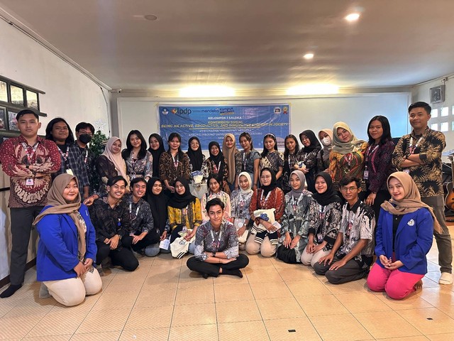 26 mahasiswa Inbound Udinus yang berikan literasi keapda Yayasan Rumah Damai Semarang