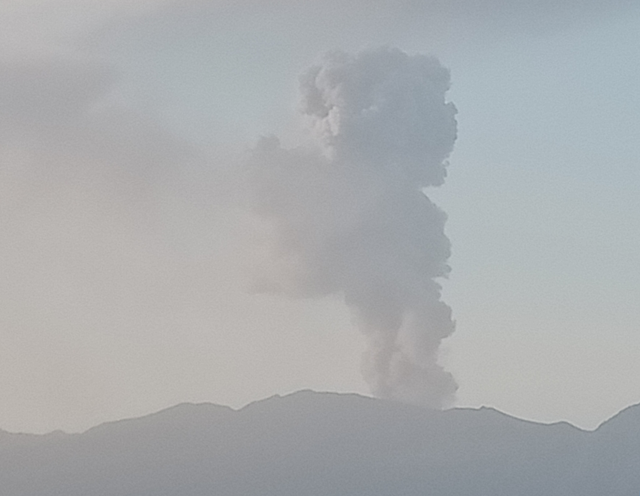 Gunung Dukono Di Halmahera Meletus, Muntahkan Abu Vulkanik 2,8 Km ...