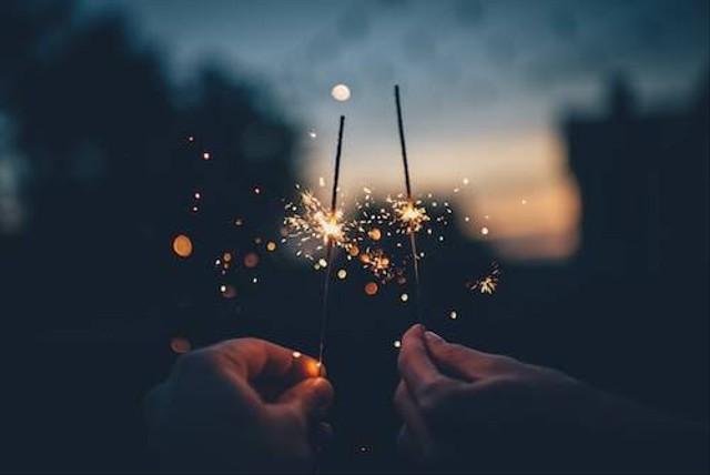 Ilustrasi Ucapan Selamat Tahun Baru untuk Keluarga Kristen, Foto Unsplash/Ian Schneider