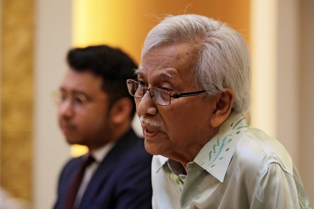 Politikus Malaysia, Daim Zainuddin. Foto: Andy Wong/POOL/AFP
