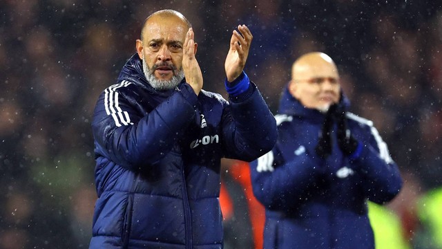 Nuno Espirito Santo usai laga Nottingham Forest vs Manchester United dalam lanjutan Liga Inggris di Stadion City Ground pada Minggu (31/12) dini hari WIB. Foto: REUTERS/Molly Darlington