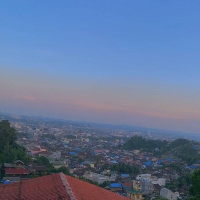 Foto: Lanskap kota Samarinda dari atas bukit rumbia. Sumber: Dokumentasi sendiri
