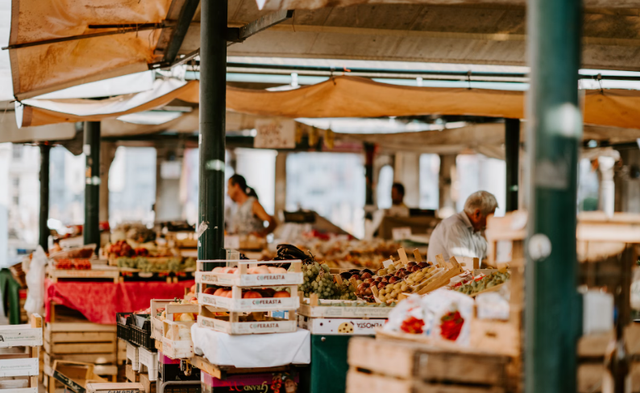 Contoh pasar bulanan. Foto hanya ilustrasi, bukan tempat sebenarnya. Sumber: Unsplash/Annie Spratt