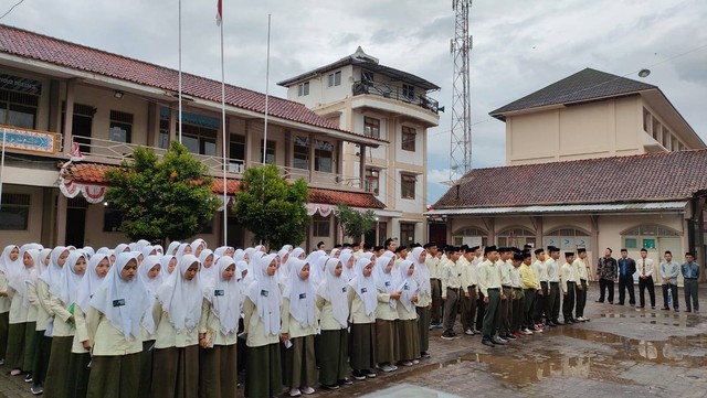 pengukuhan santri sebelum kelulusan (sumber : dokumen pribadi)