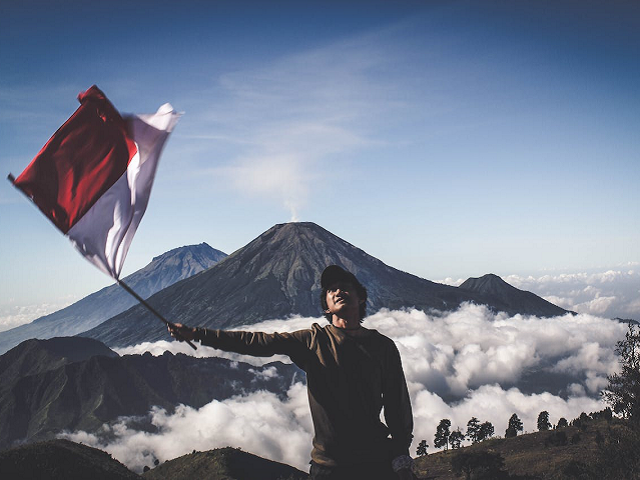 Ilustrasi contoh sikap cinta tanah air. Sumber: pexels.com/DioHasbisaniskoro.