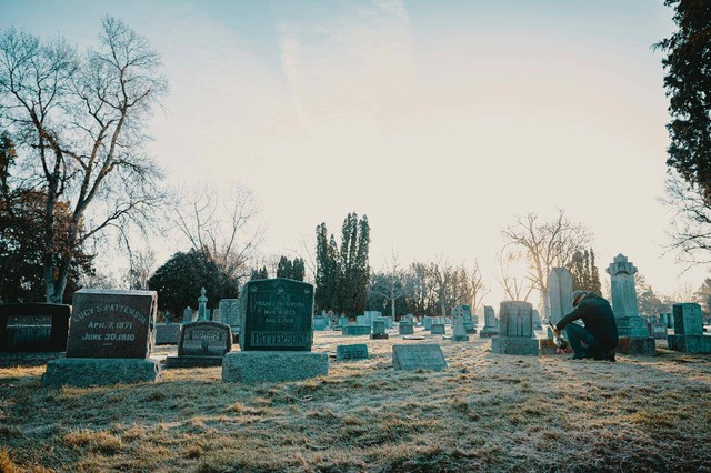 Ilustrasi pemakaman. Foto: Pexels