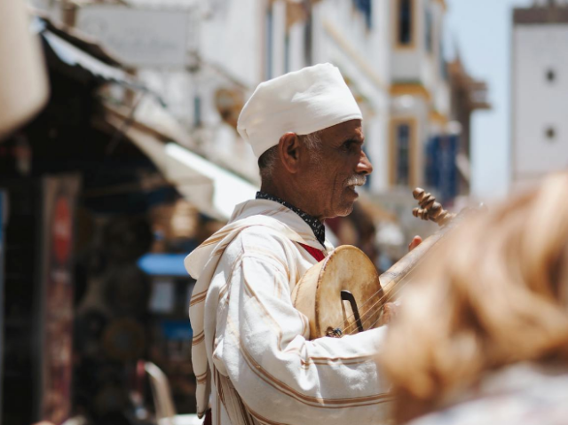 Ilustrasi fungsi rebab. Sumber foto: pexels/Marina Gr