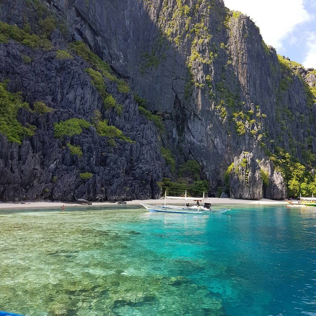 Pulau Palawan, Filipina. Sumber : Unsplash