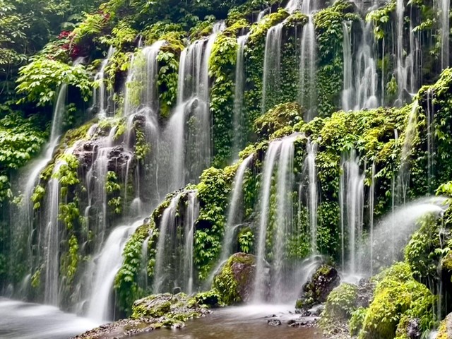 Air Terjun Memukau di Bali, Sumber Unsplash Sneha Chandrashekar