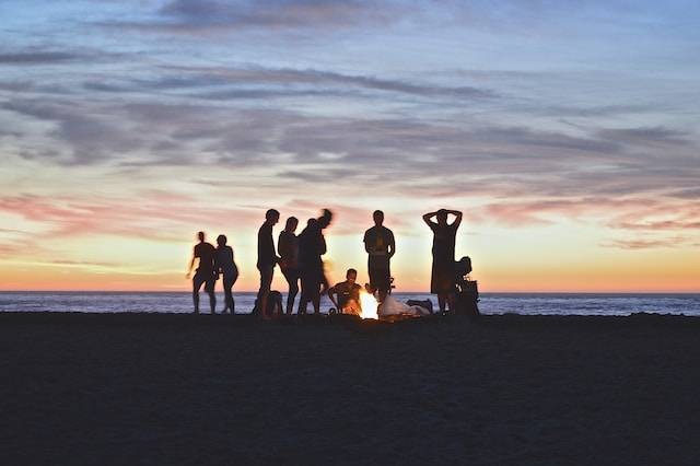 Ilustrasi jenis peer pressure. Foto: Kimson Doan/Unsplash