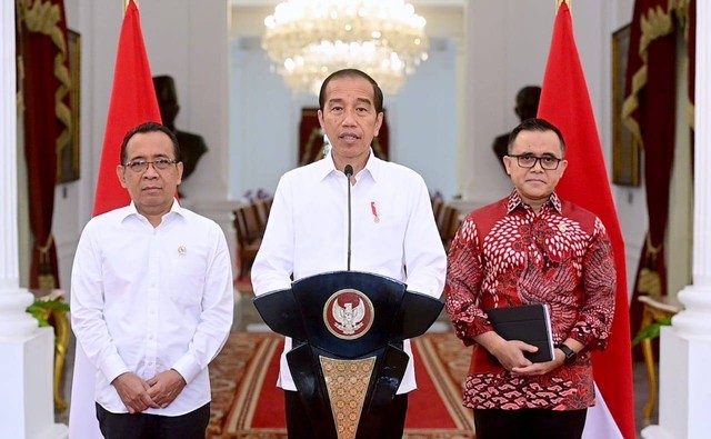 Presiden Jokowi mengumumkan pembukaan penerimaan CPNS. Foto: Biro Pers Sekretariat Presiden