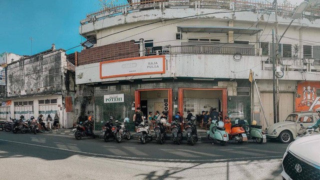 Suasana pagi hari dari depan kedai kopi Potehi di hari libur - Photo by instagram /@potehi.kedaikopi