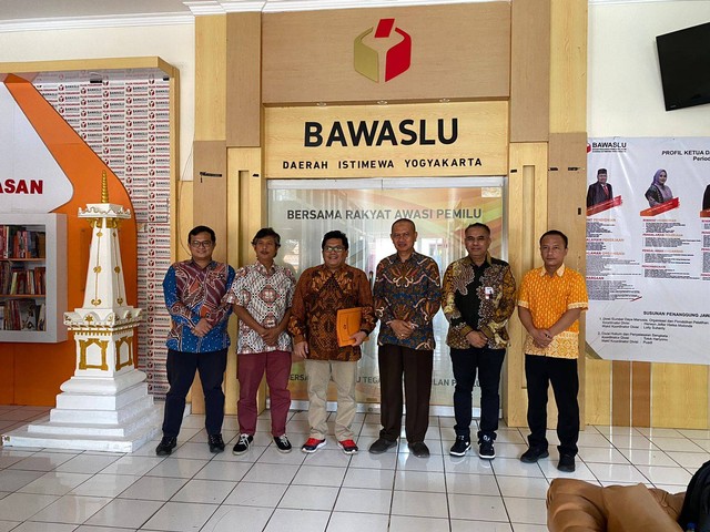 Berfoto bersama usai penandatanganan kerjasama. Foto: Faisal / Pandangan Jogja