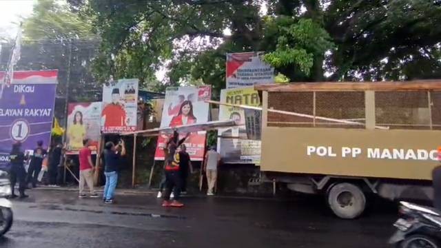 Satpol Pp Manado Tertibkan Baliho Caleg Yang Langgar Aturan