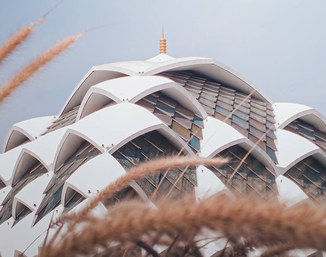 Ilustrasi masjid termegah di bandung. Sumber: www.unsplash.com