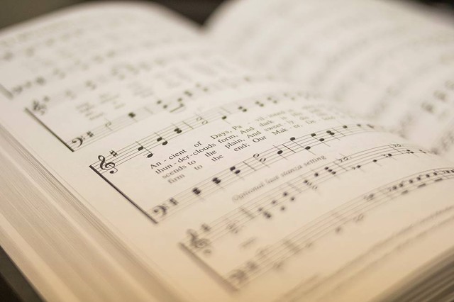 Ilustrasi contoh lagu bertangga nada mayor. Sumber: www.unsplash.com