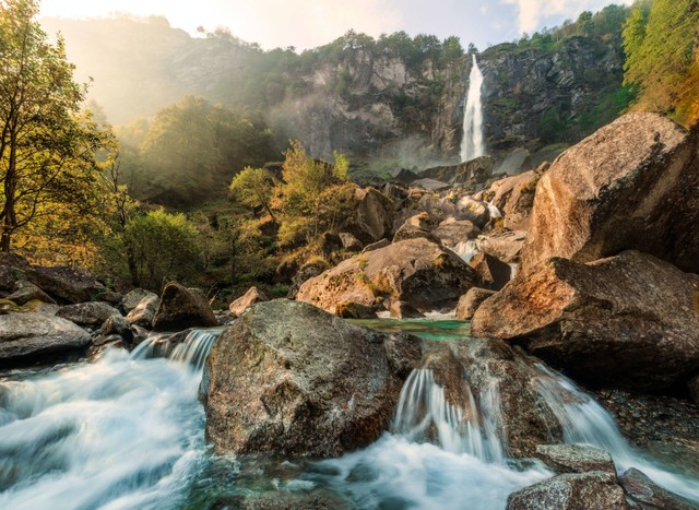 Ilustrasi Air Terjun Kalipait, Unsplash/Samuel Ferrara