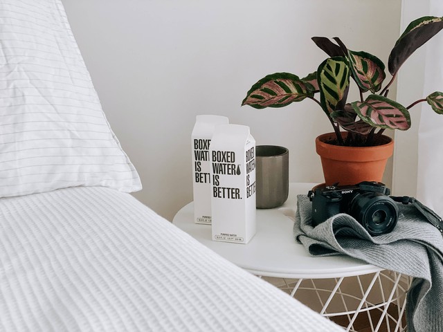 Hotel Murah di Manado. Foto: Unsplash/Boxed Water Is Better.