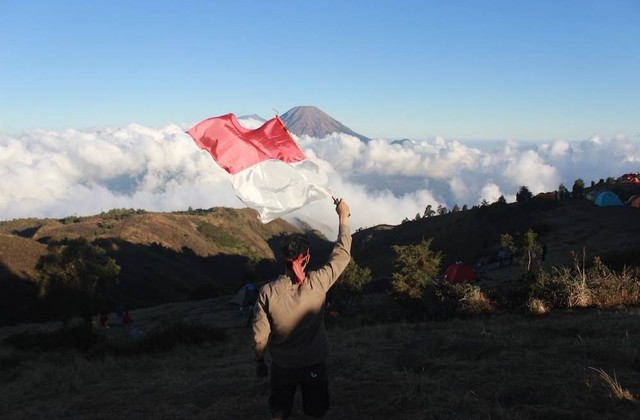 Ilustrasi Apa Kewajiban Bangsa Indonesia dalam Mempertahankan dan Mengisi Kemerdekaan  Sumber Unsplash/Falaq Lazuardi