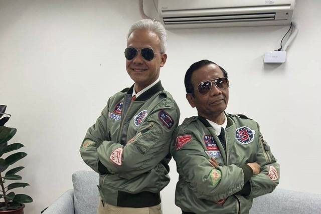 Gaya Ganjar-Mahfud pakai jaket 'Top Gun'. Foto: Dok. Istimewa