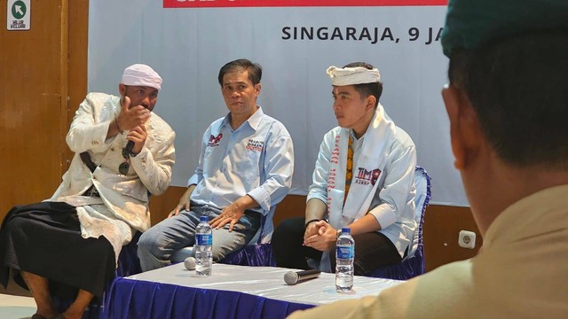 Cawapres nomor urut 2 Gibran Rakabuming menggelar acara 'Gibran Mendengar' bersama tokoh adat dan tokoh masyarakat di Buleleng, Bali, Selasa (9/1).  Foto: Dok. Istimewa