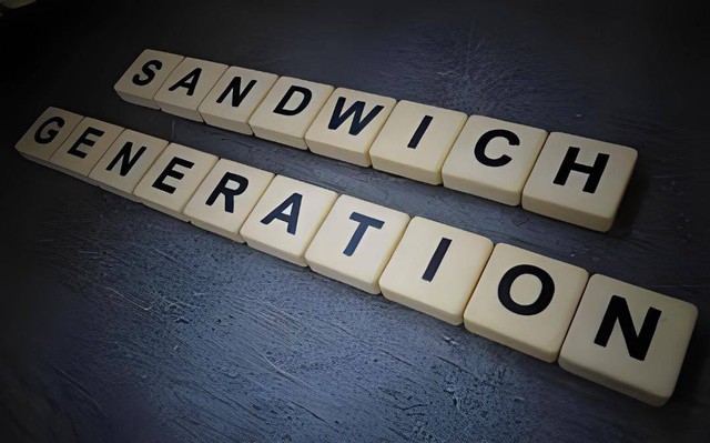 Ilustrasi tulisan generasi sandwich, Foto: Shutterstock