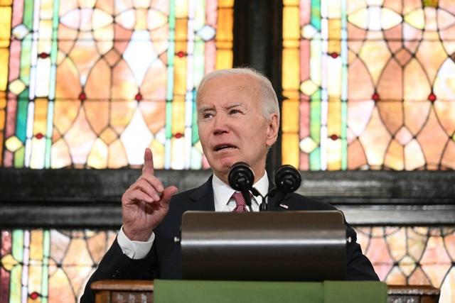 Presiden AS Joe Biden berbicara tentang putranya Beau saat berbicara pada acara kampanye di gereja Mother Emanuel AME di Charleston, Carolina Selatan, pada Senin (8/1/2024). Foto: Mandel Ngan/AFP